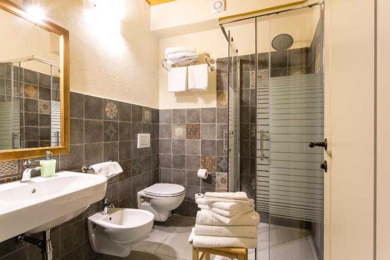 Single Room image 2