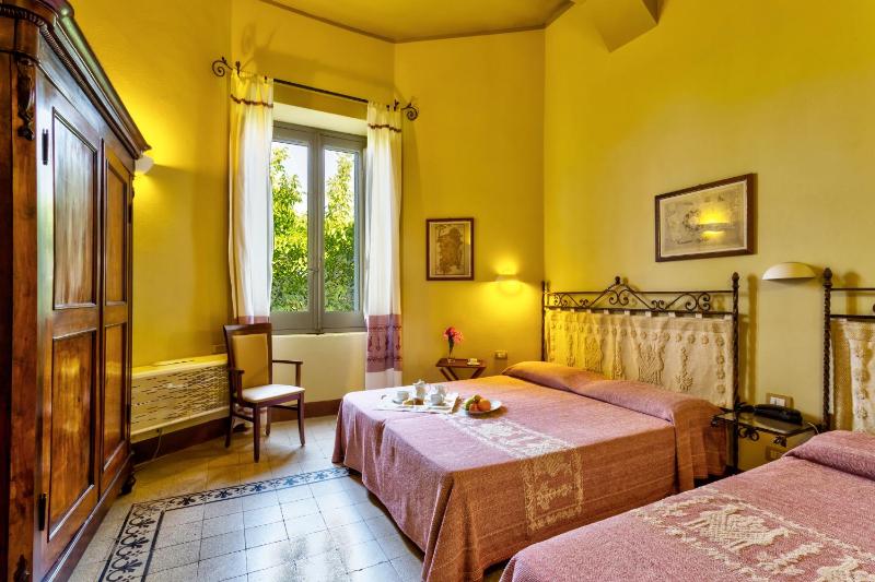 Double or Twin Room with Garden View image 1