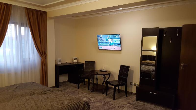 Suite (3 Adults) image 2