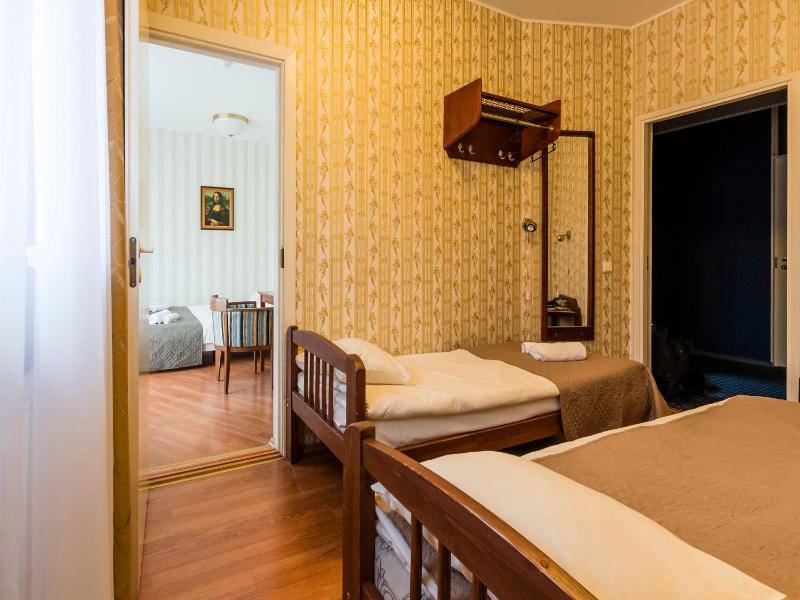 Family Room  image 3