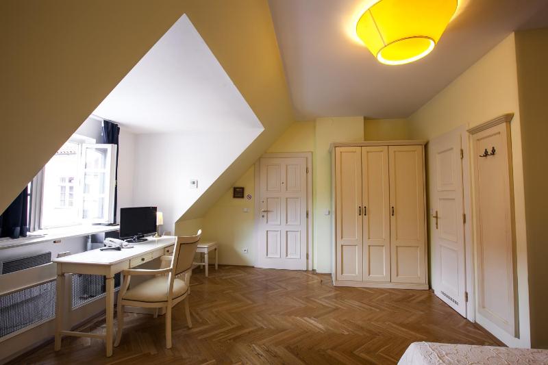 Superior Double or Twin Room image 4