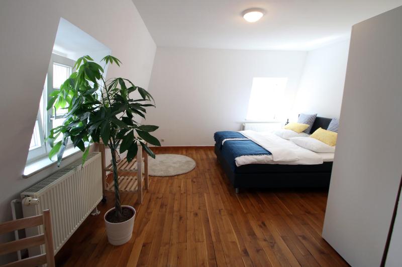 Studio Apartment with Kingsize Bed (annex) 2.OG image 3
