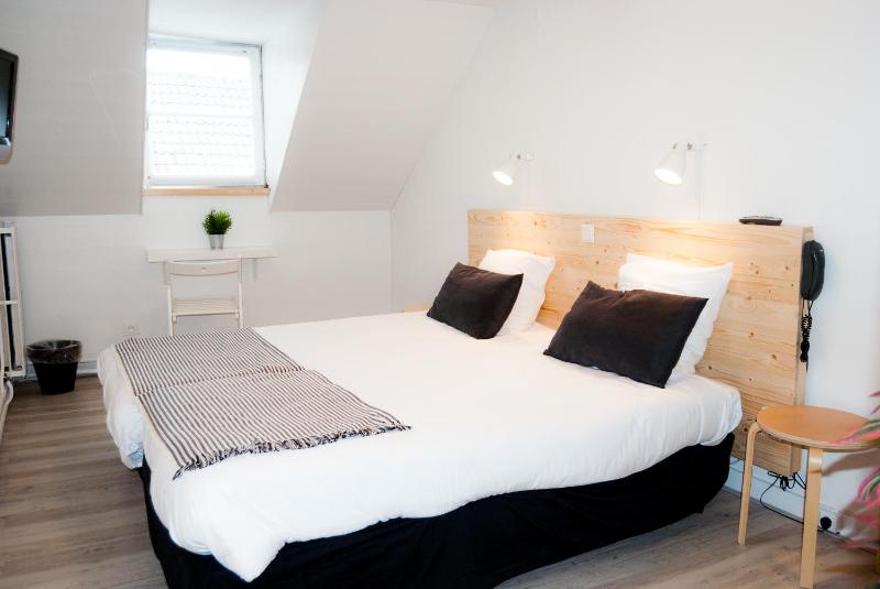 Comfort Twin Room image 3