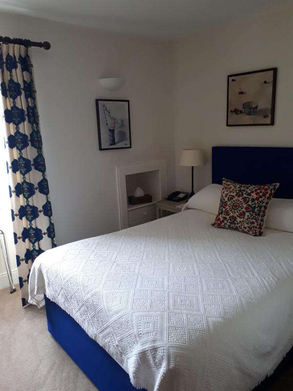 Small Double Room image 4