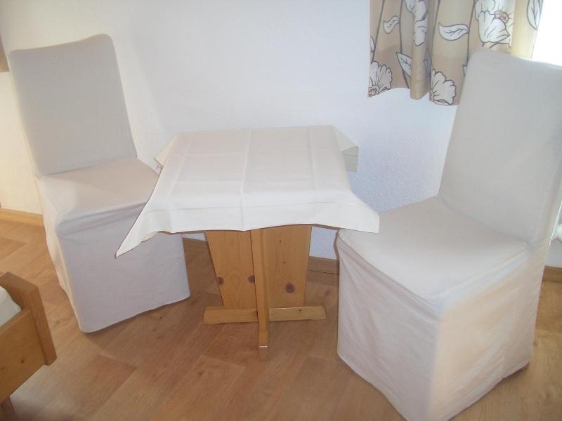 One-Bedroom Apartment image 2