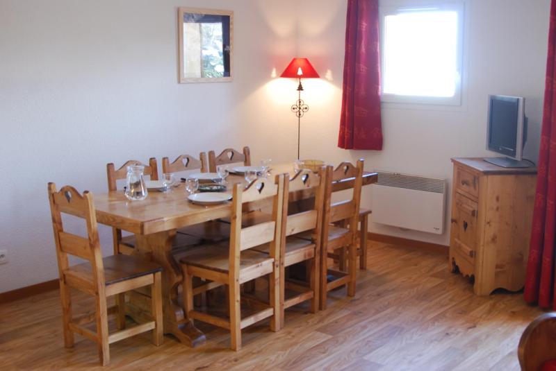 One-Bedroom Apartment (5 Adults + 2 Children) image 3
