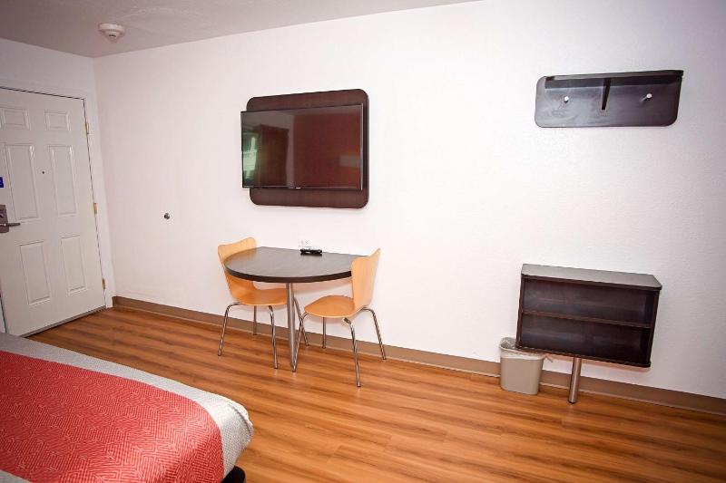King Room - Non-Smoking image 1