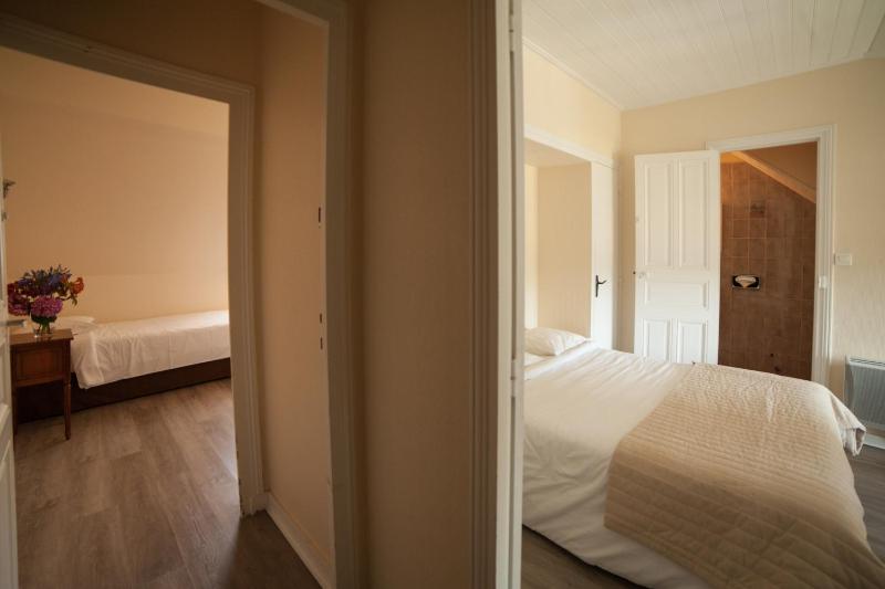 Standard Quadruple Room image 2