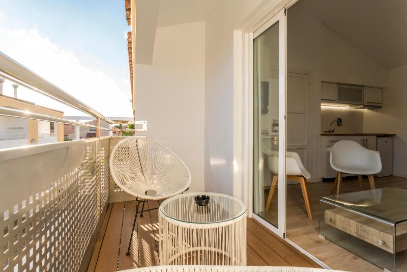 One-Bedroom Apartment (2 Adults) image 3