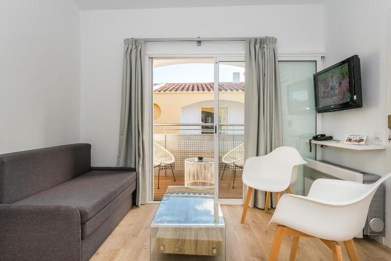 Apartaments Cales de Ponent - image 18