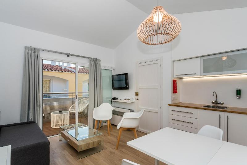 Apartaments Cales de Ponent - image 37