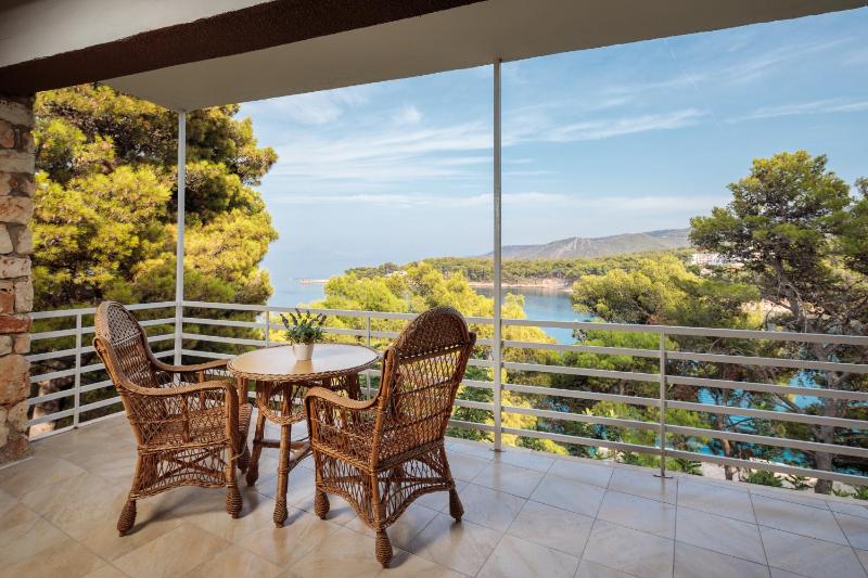 Double or Twin Room with Balcony image 4