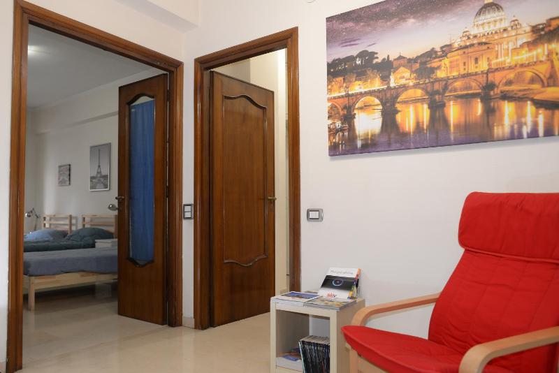 Triple Room with Shared Bathroom image 2