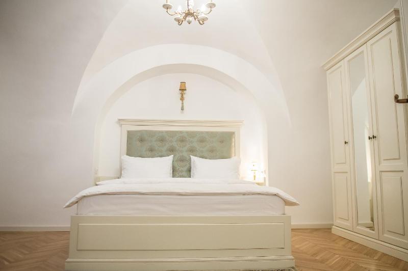 Baroc Deluxe House- Apartment & Room Sibiu Old Town - image 16