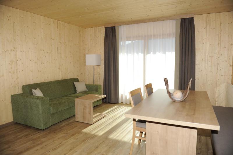 One-Bedroom Apartment image 3