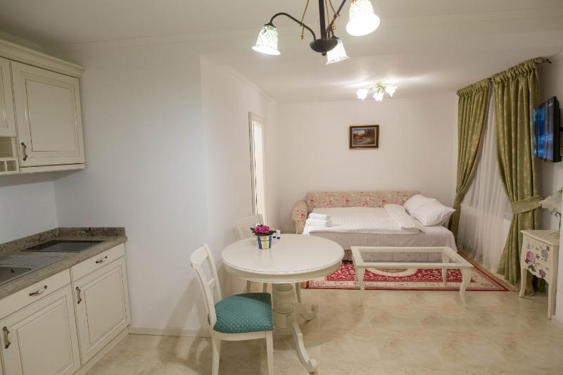Baroc Deluxe House- Apartment & Room Sibiu Old Town - image 17