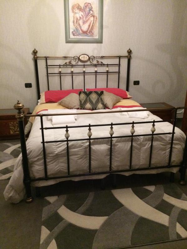 King Room image 2