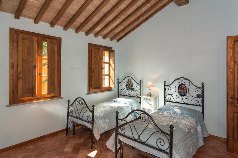 Triple Room image 2