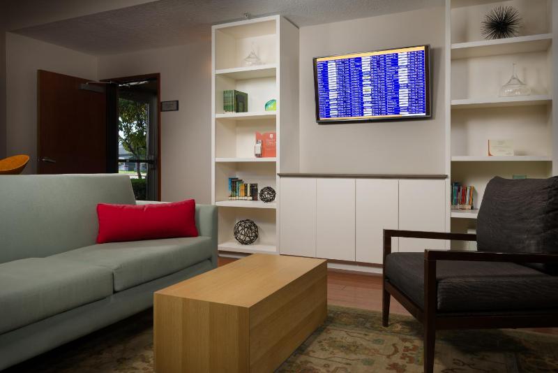 Country Inn & Suites by Radisson Portland International Airport OR - image 6