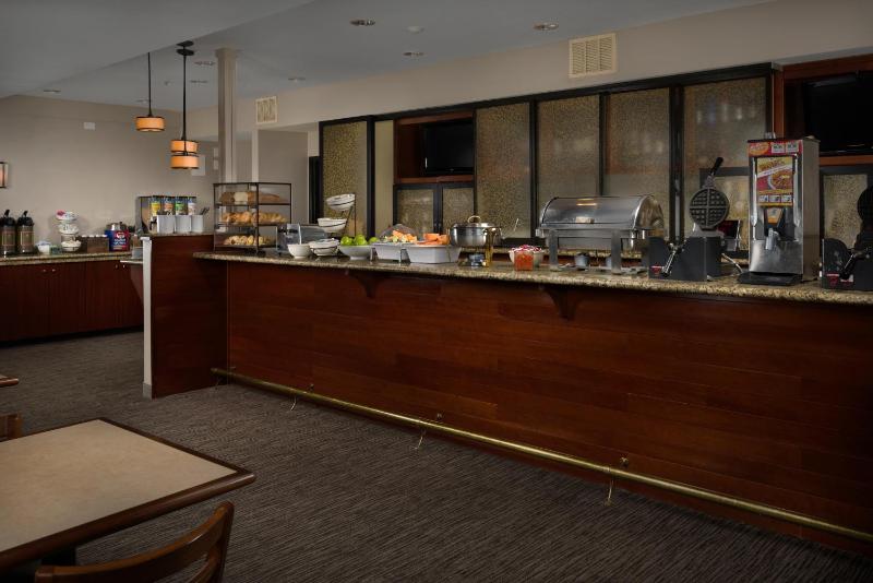 Country Inn & Suites by Radisson Portland International Airport OR - image 45