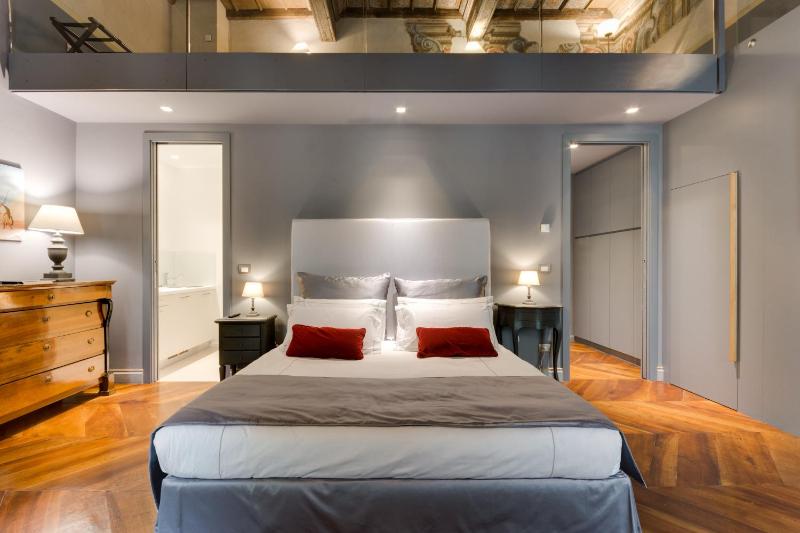 Deluxe Suite image 4