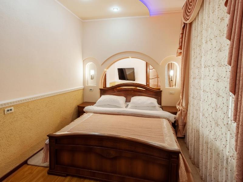 Suite - Treatment Included image 3