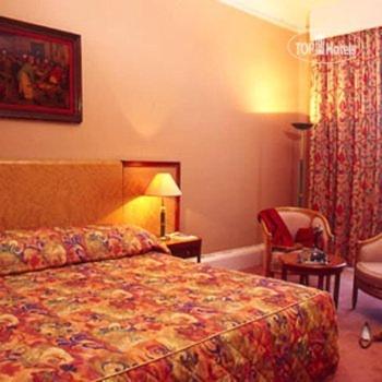 Double Room image 3