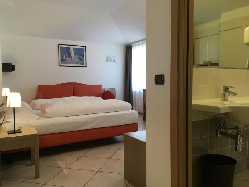 Budget Double or Twin Room image 4