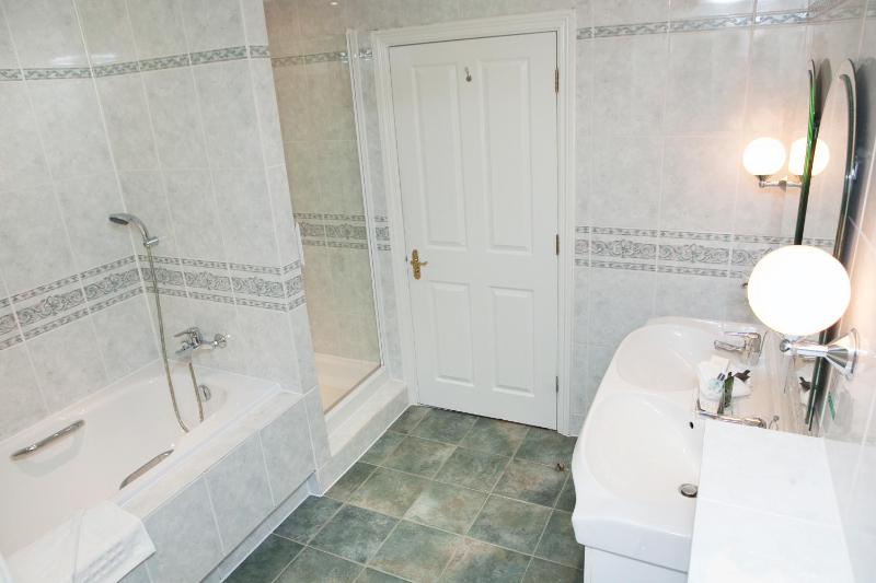 Executive Junior Suite image 2