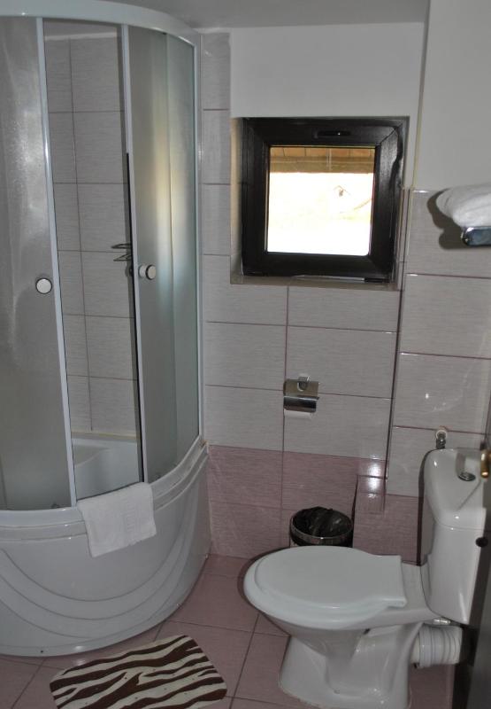 Single Room with Private Bathroom image 3