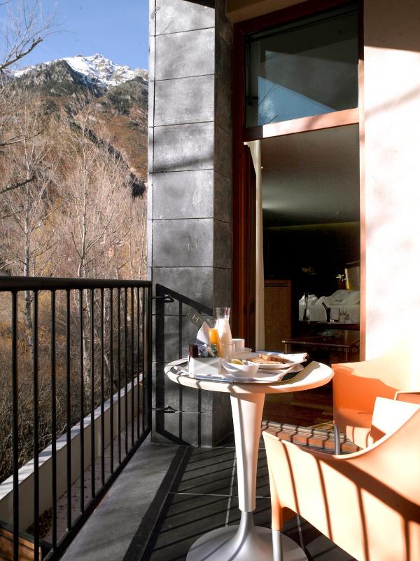 Junior Suite with Fireplace image 4