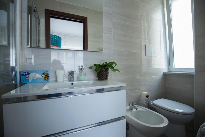 Deluxe Room (2 Adults + 1 Child) image 3
