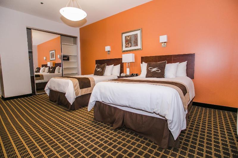 Quadruple Room image 2