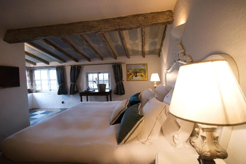 Deluxe Double Room image 3