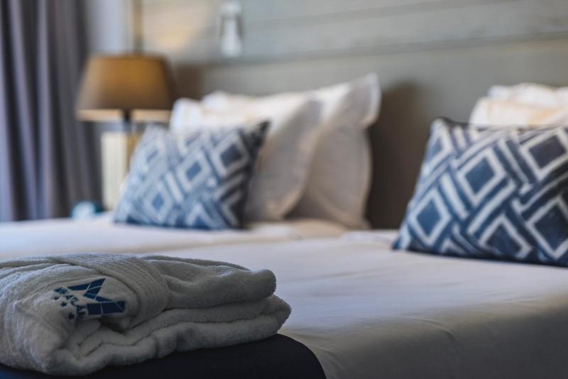 Standard Twin Room image 2