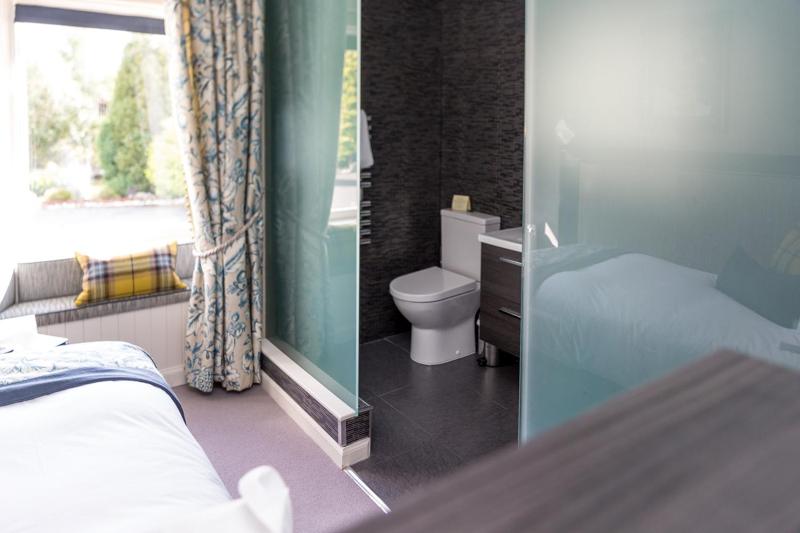 Single Room image 3