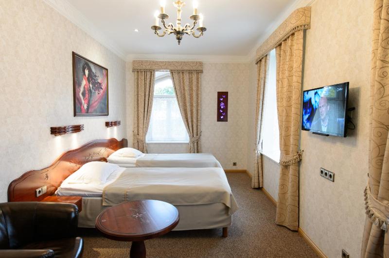Twin Room image 1