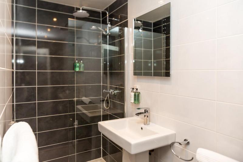 Double Room (1 Adult) image 1