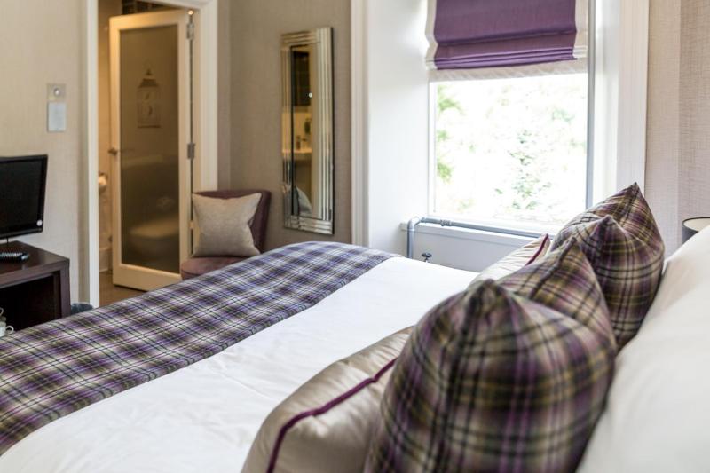 Double Room (1 Adult) image 3