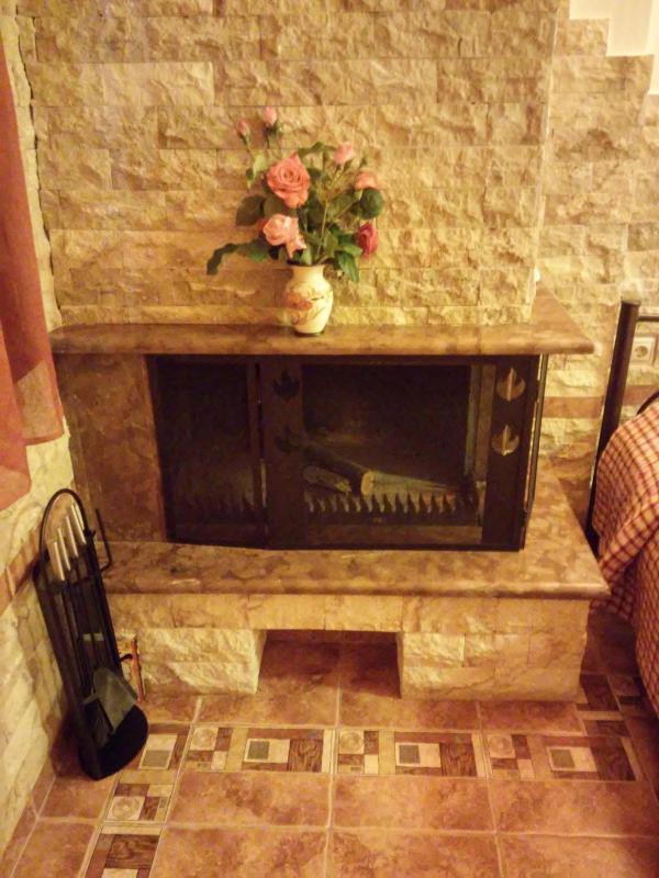 Deluxe Double Room with Extra Bed image 4