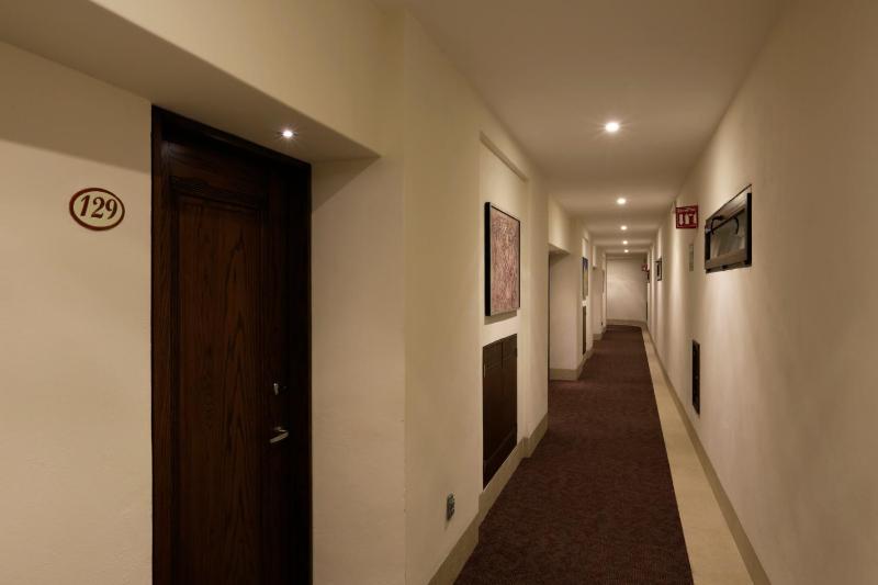 Suite with Two Double Beds image 3