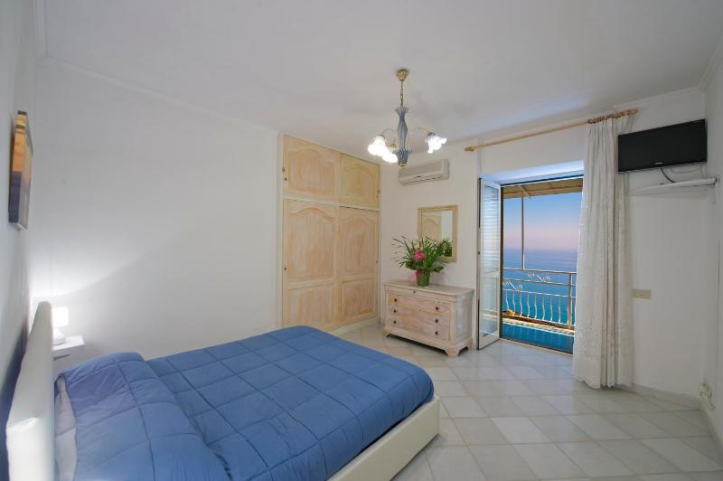 Apartment with Sea View image 3