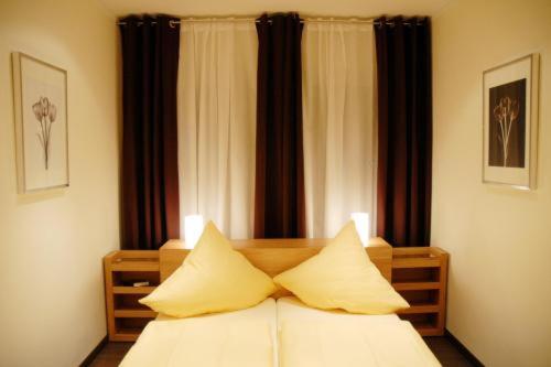 Double Room image 3