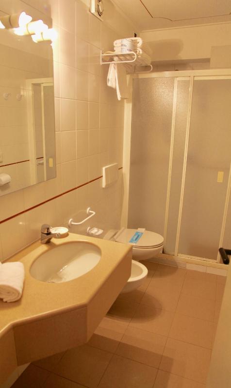 Economy Double or Twin Room image 2