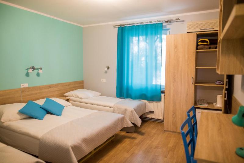 Quadruple Room image 3
