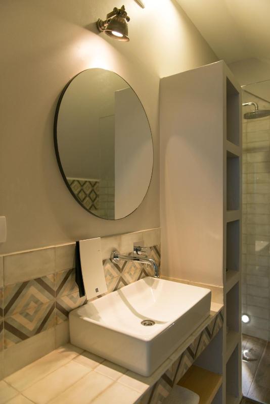 Queen Room image 2