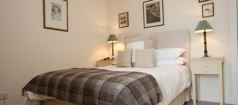 Standard Double Room image 4