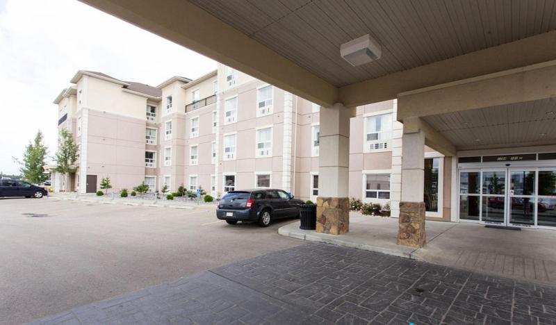 Best Western Plus South Edmonton Inn & Suites - image 30