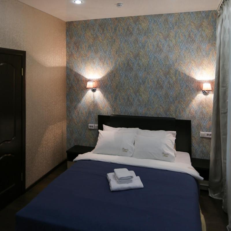 Standard Double Room image 3