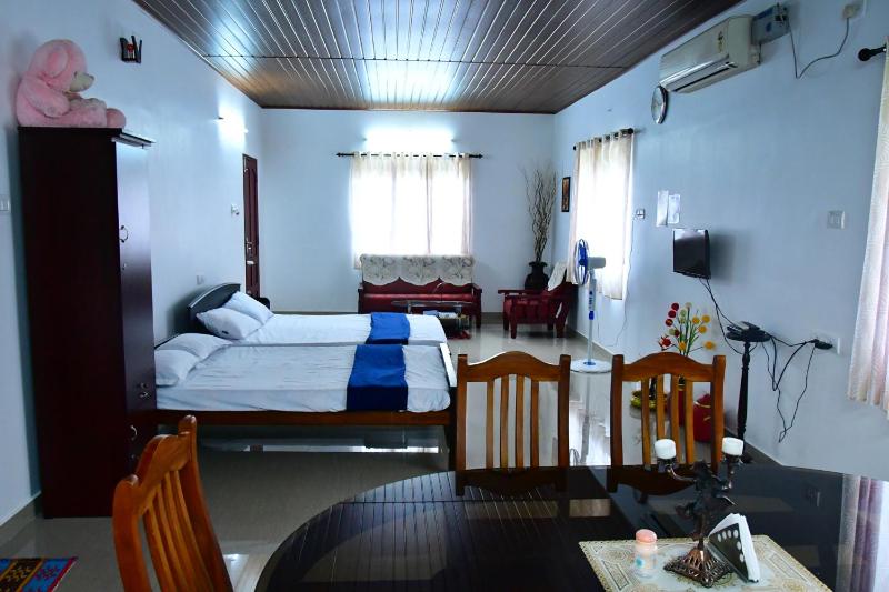 Royal Beach Abode - image 9